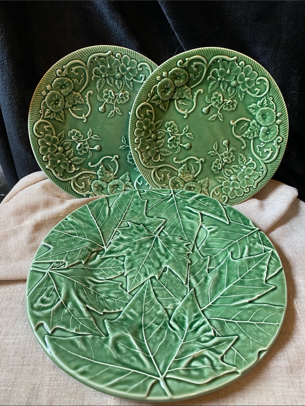 Majolica Green Ceramic Embossed Leaf & Floral Dinner Plates - Set of 3
